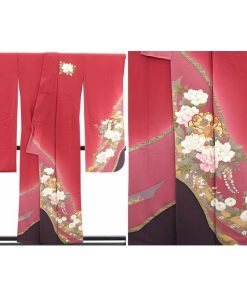 振袖 縮緬振袖 中古 販売 正絹 単品 成人式 結婚式 リサイクル 着物 長襦袢付き 赤桃 御所車 牡丹 梅 菊 ちりめん 金駒刺繍